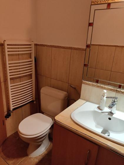 Apartament cu 4 camere decomandat, mobilat în Aradului