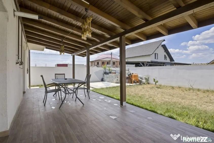 Casă cu 7 camere cu Teren 491 Mp în Vladimirescu