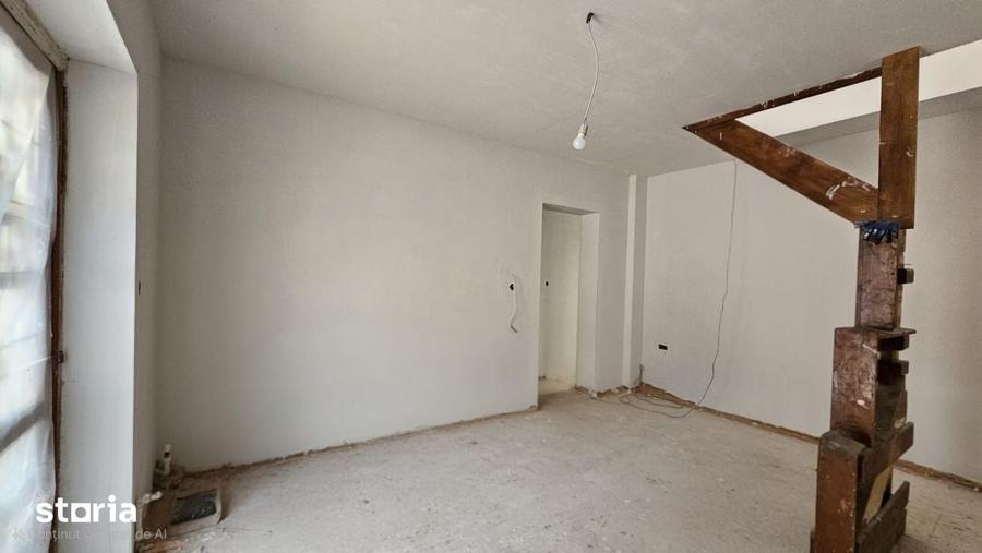 Casă cu 3 camere cu Teren 720 Mp în Păcurari