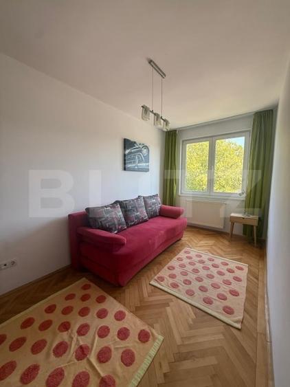 Apartament cu 3 camere decomandat, mobilat în Aleea Carpați