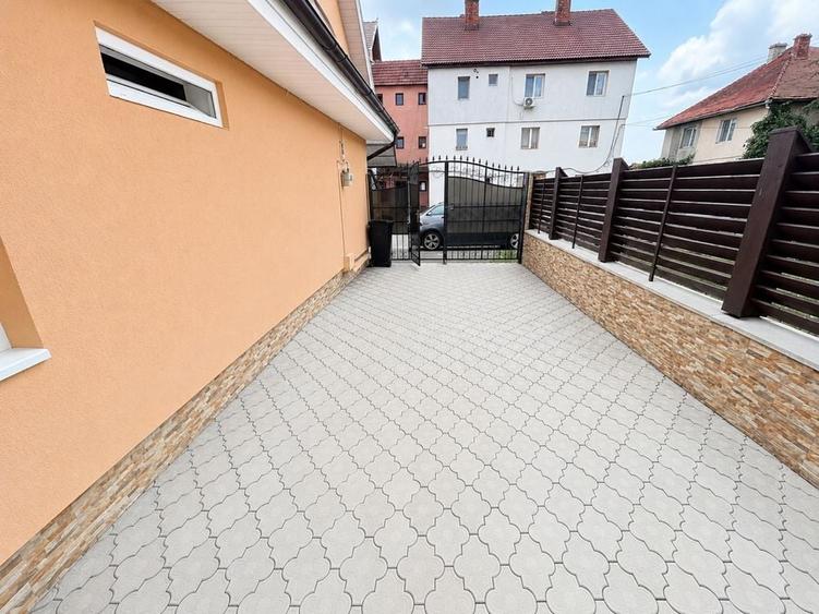 Casă cu 2 camere cu Teren 80 Mp în Movilei