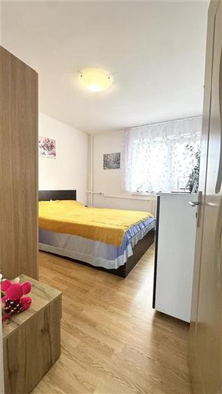 Apartament cu 2 camere semidecomandat, mobilat în Tomis Nord