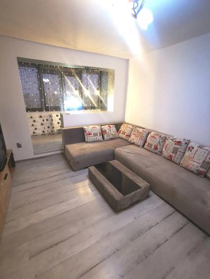 Apartament cu 2 camere decomandat în Micro 21