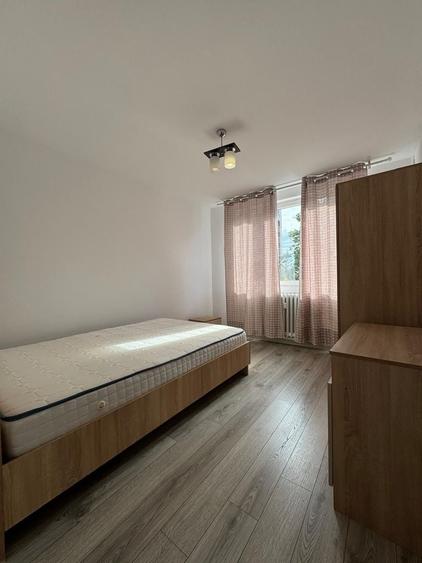 Apartament cu 4 camere în Alexandriei