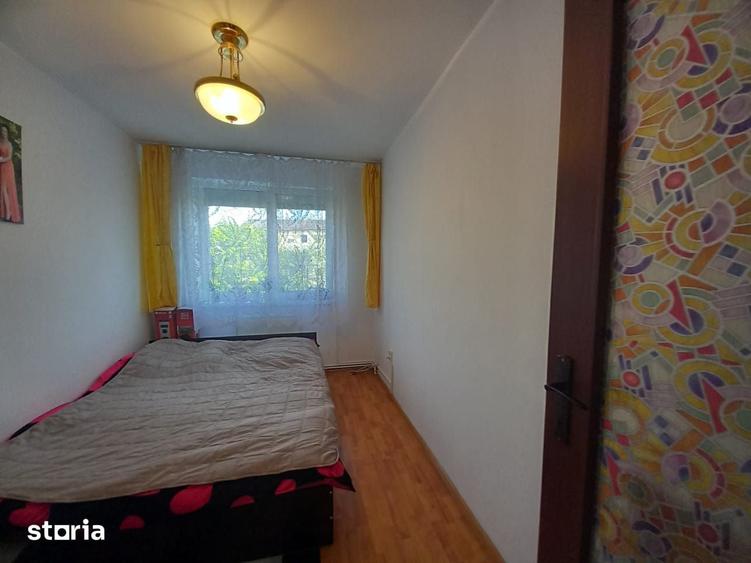 Apartament cu 4 camere decomandat în Republicii