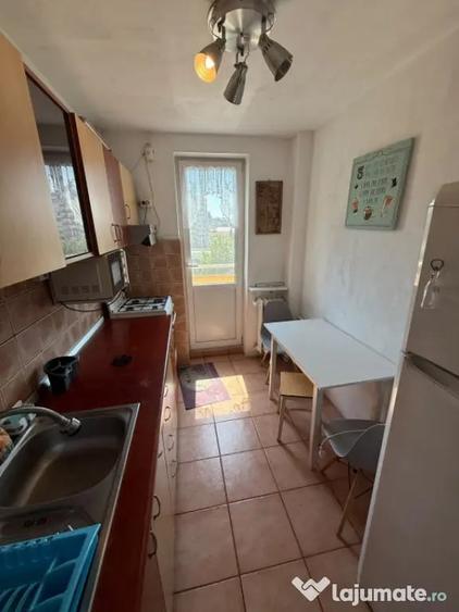 Apartament cu 2 camere semidecomandat în Central