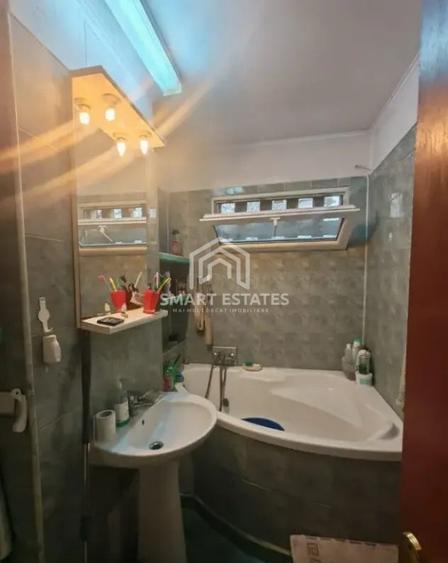 Apartament cu 3 camere semidecomandat, mobilat în Berceni