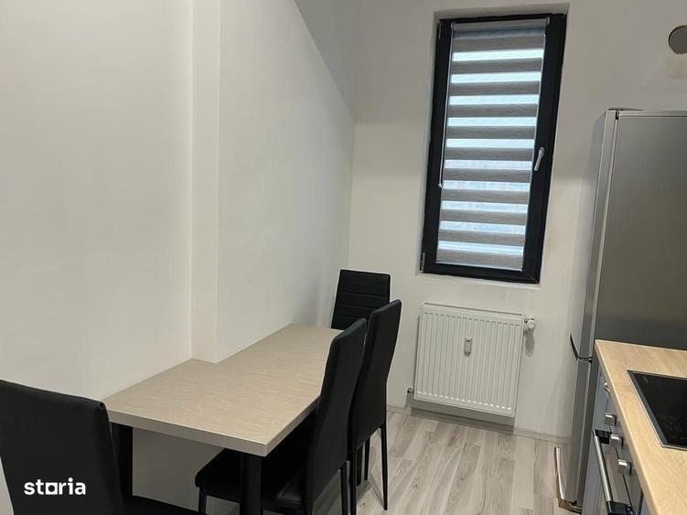 Apartament cu 3 camere decomandat în Păcii