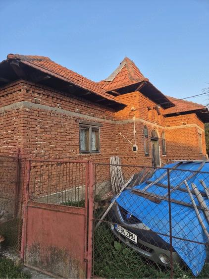 Casă cu 4 camere cu Teren 5108 Mp în Poienari (Poienarii de Muscel)