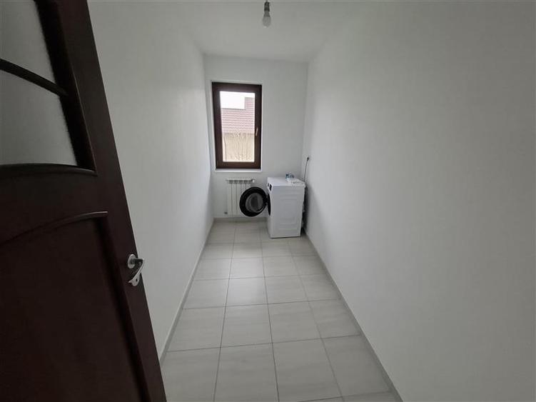 Casă cu 4 camere cu Canalizare în Popas Păcurari