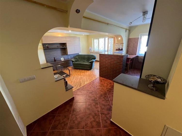 Apartament cu 3 camere decomandat, mobilat în Bahne