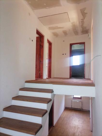 Casă cu 3 camere în Central