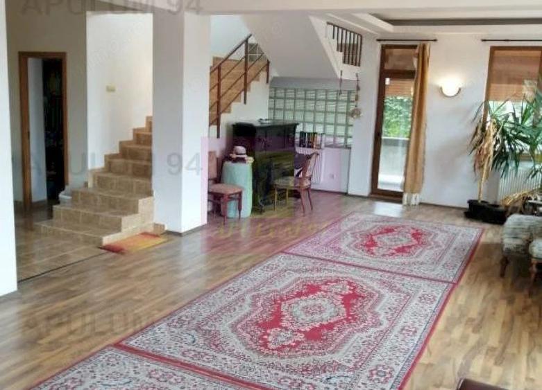Casă cu 6 camere cu Teren 400 Mp în Ghencea
