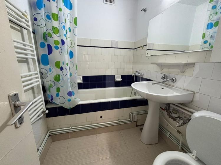 Apartament cu 3 camere decomandat, mobilat în Central