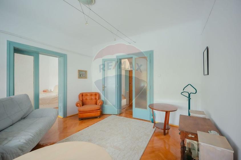 Casă cu 3 camere cu Teren 360 Mp în Central