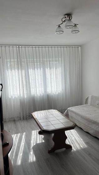 Apartament cu 2 camere decomandat în Rovine