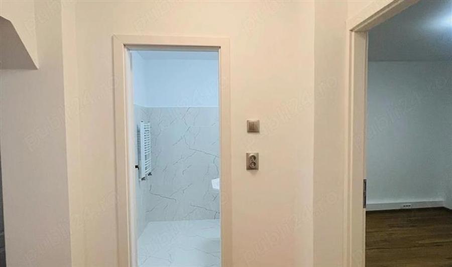 Apartament cu 4 camere decomandat în Tineretului