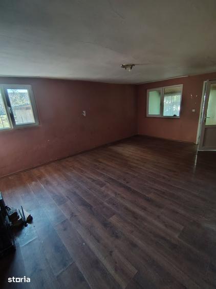 Ocazie!!!Doua case mari la Pancota la pret de apartament. - 12