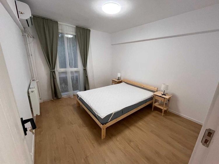 Apartament cu 3 camere semidecomandat în Titan