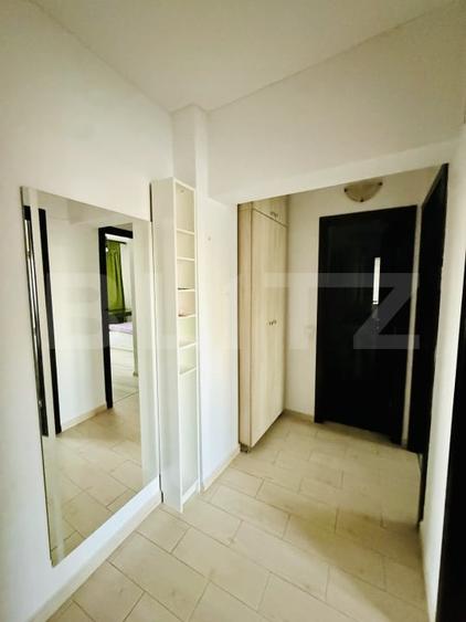 Apartament cu 3 camere decomandat, mobilat în Republicii