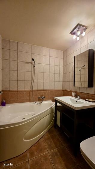 Apartament cu 3 camere, mobilat în Moșilor