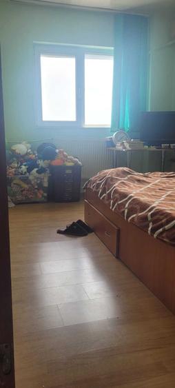 Apartament cu 4 camere decomandat în Chișinau
