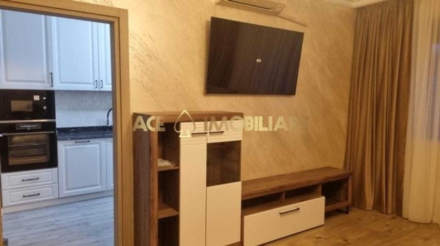 Apartament cu 3 camere decomandat, mobilat în Băneasa