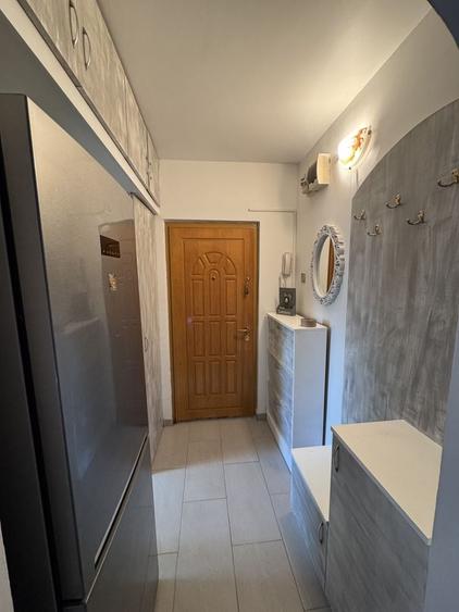 Apartament cu 2 camere semidecomandat în Zimbru