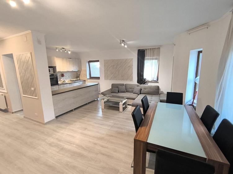 Duplex cu 5 camere cu Canalizare în Dumbrăvița