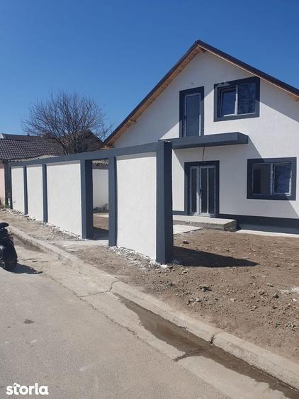 Casă cu 5 camere cu Teren 200 Mp în Lumina