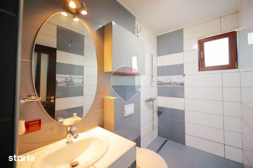 Casă cu 5 camere cu Teren 505 Mp în Central
