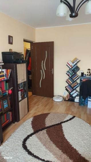 Apartament cu 3 camere decomandat în Păcurari