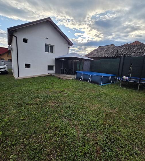 Casă cu 4 camere în Păcioiu