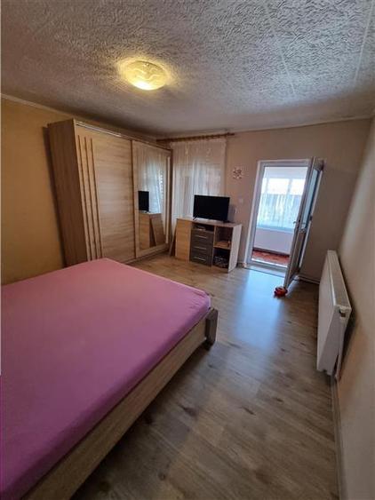 Casă individuală cu 6 camere cu Canalizare în Brânceni