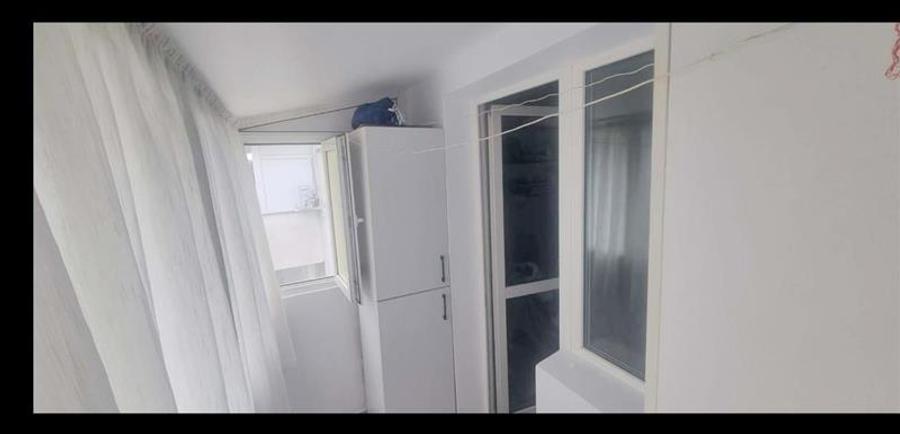 Apartament cu 3 camere nedecomandat, mobilat în Milcov