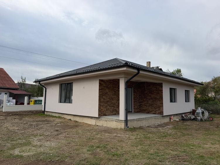Casă cu 3 camere în Central