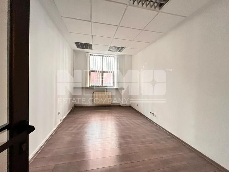 Birou, de 230 mp, în Ultracentral