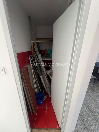 Apartament de vanzare zona Micro 1 in spatele bisericii-Materna