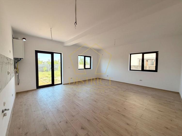 Duplex cu 4 camere cu Canalizare în Moșnița Veche