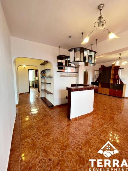 Apartament cu 4 camere, mobilat în Central