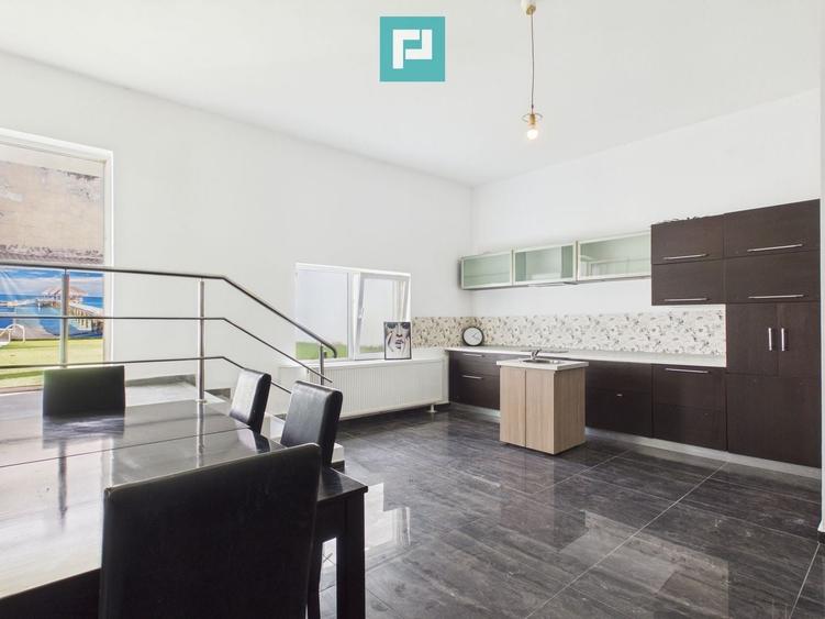 Casă cu 5 camere cu Piscina în Central