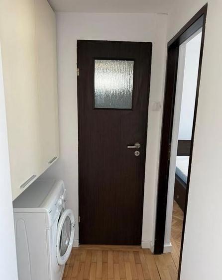 Apartament cu 3 camere semidecomandat în Iancului