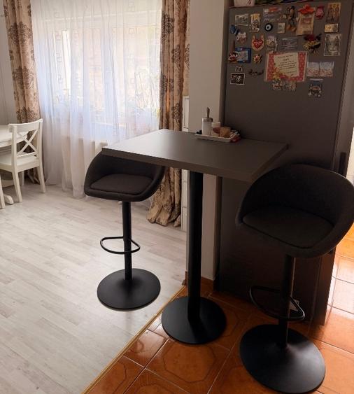 Apartament cu 5 camere decomandat, mobilat în Cezar Petrescu