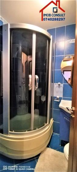 Apartament cu 4 camere decomandat în Narcisa