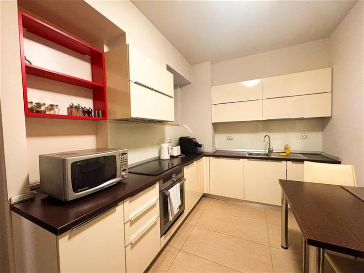 Apartament cu 4 camere decomandat, mobilat în Nordului