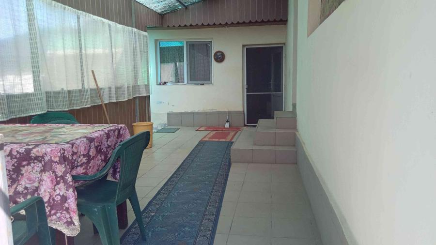 Casă cu 3 camere cu Teren 1070 Mp în Macea