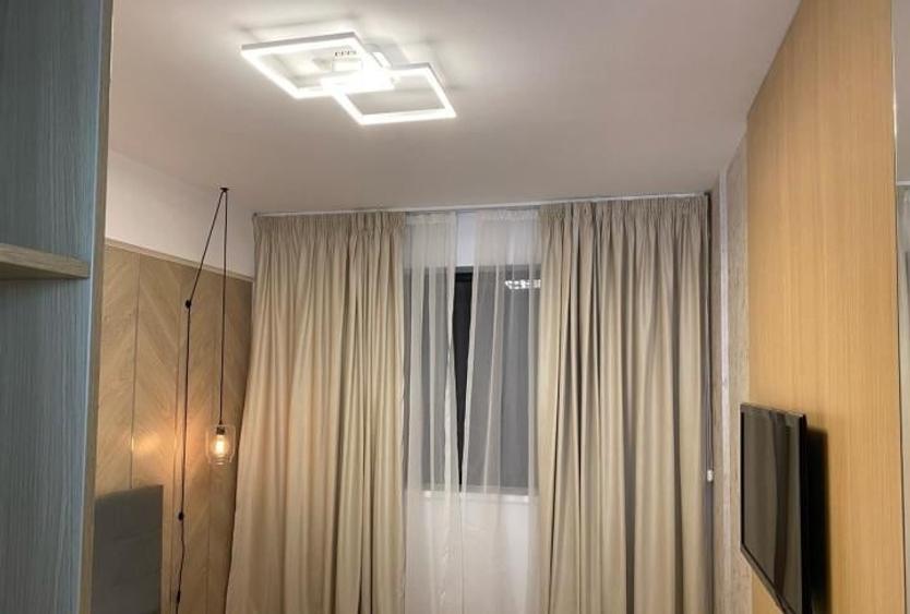 Apartament cu 3 camere decomandat, mobilat în Băneasa