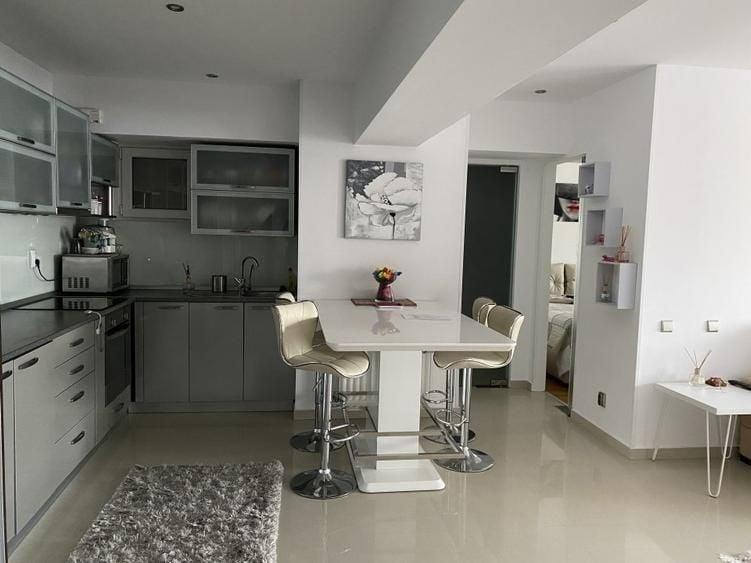 Inchiriere Apartament 2 camere  lux Alba Iulia, bloc 2011, incazire pardoseala - 1