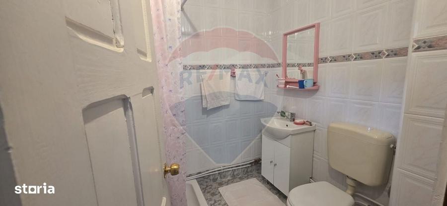 Casă cu 4 camere în Căprioru