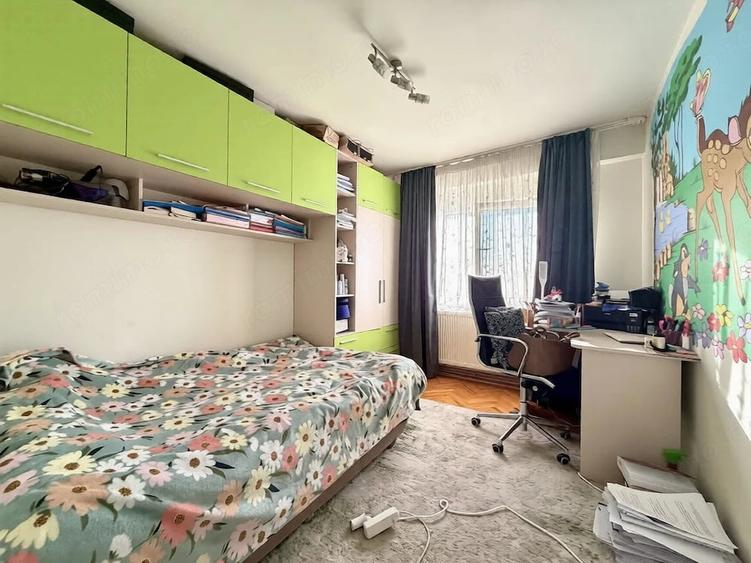 Apartament cu 3 camere decomandat în Lunei